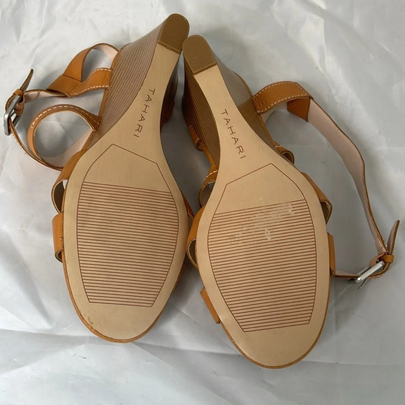 TAHARI Valen Wedge Crisscross Sandals Camel Brown Genuine Leather Open Toe 9 - Picture 6 of 9
